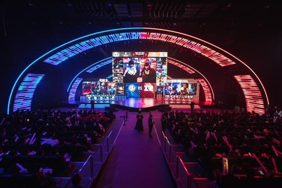 而拿到边缘 而拿到边缘